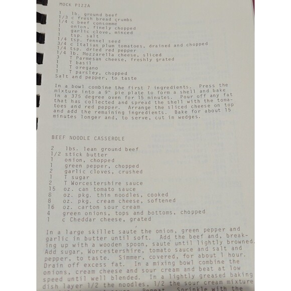 Under the Mushroom Marilyn Romweber 1982 Restaurant Dallas Texas Spiral cookbook - Picture 2 of 12